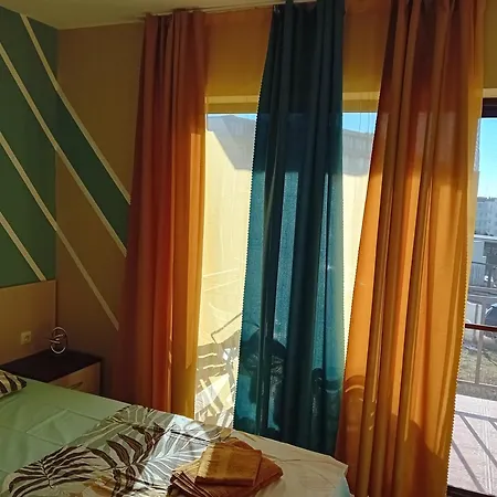 Apartament тристаен еуфория, влас