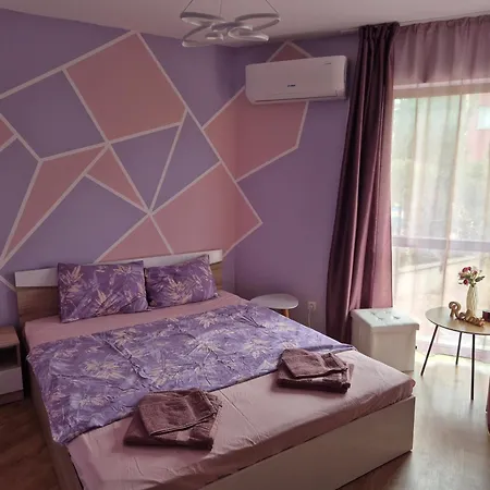 тристаен еуфория, влас Apartament *